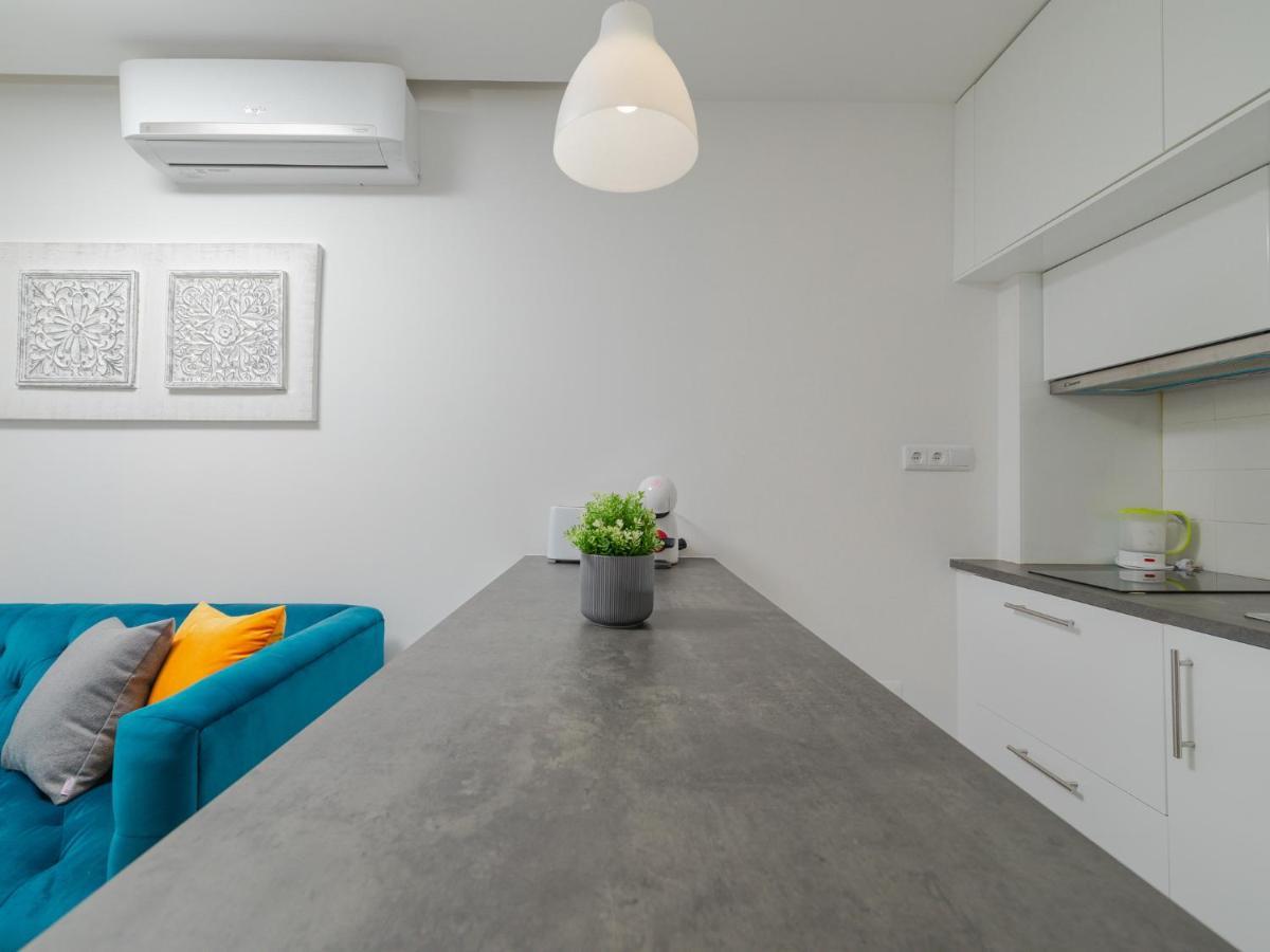 Angel Flats Apartment Порто Екстериор снимка